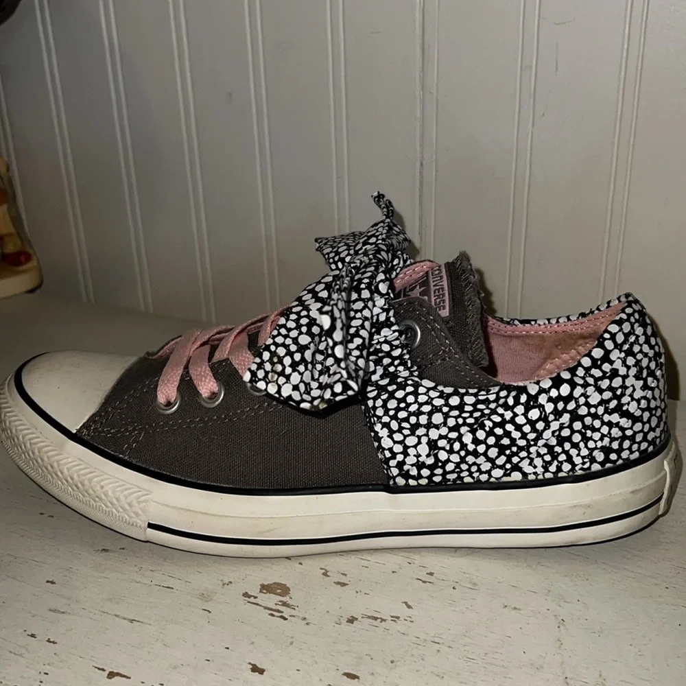 Converse bow sneakers size 9